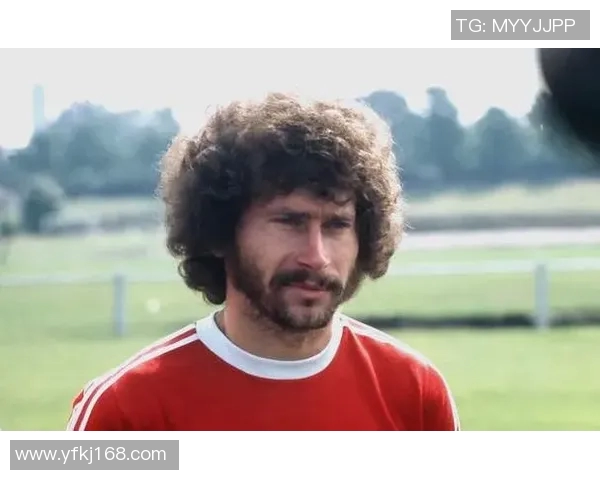 全球足球百大球星排名盘点:传奇与现役巨星的精彩对决 全球足球百大球星排名盘点:传奇与现役巨星的精彩对决