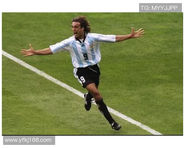 天下足球历史第一球星的传奇足迹与全球足坛影响力的深远探索